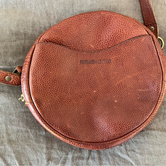 Circle Crossbody Bag - Picture 3 of 6